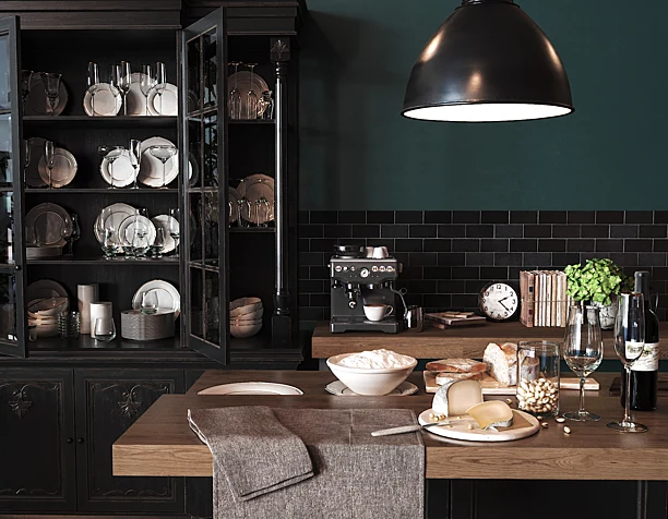 INDUSTRIAL DINING ROOM