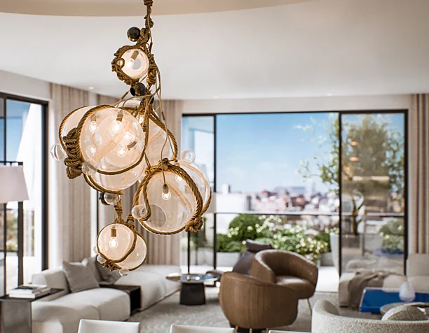 DELUXE APARTMENT IN THE SKY