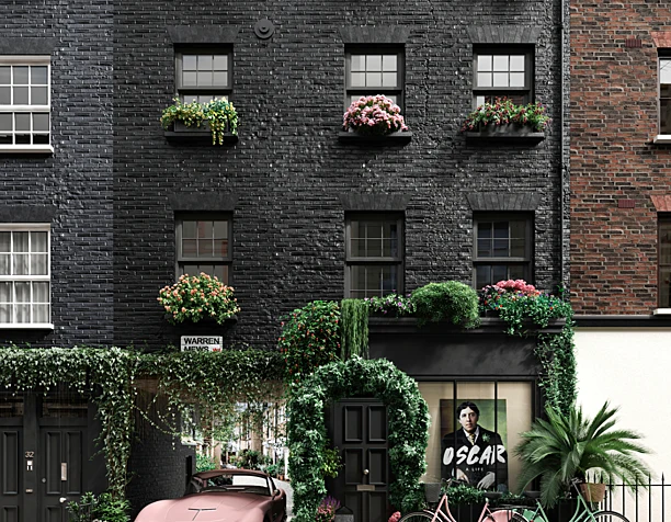 WARREN MEWS