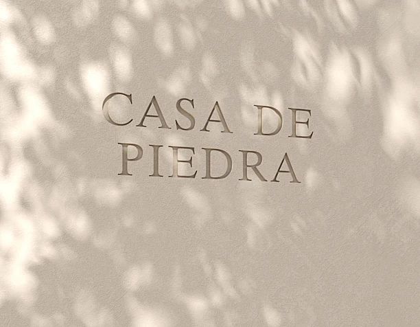 Casa De Piedra (каменный дом)