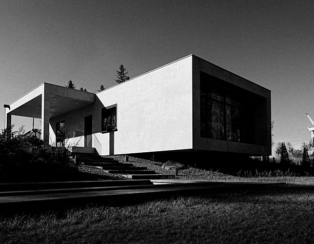 -BOXHOUSE-
