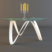 Table (Mobius)