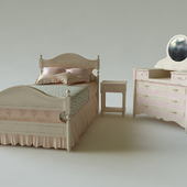 Кровать, комод для детской