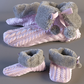 Knitted slippers