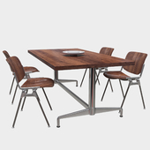 Giancarlo Piretti dining table + Castelli chairs
