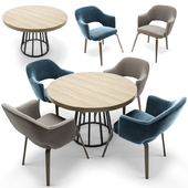 Eero Saarinen Executive Chair Woodlegs & Round Table