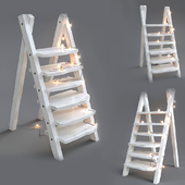 Декоративная лестница  с гирляндами