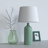 Декоративные элементы: Лампа, рамочка для фото,стеклянная ваза с веткой