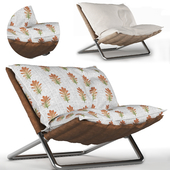 Folding chair with autumn pillow