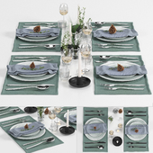 Сервировка стола с оливками и шишками / Table set with olives and cones