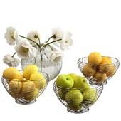 Декоративный набор с фруктами и анемонами