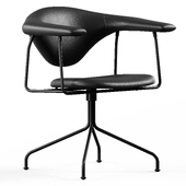 GUBI - Masculo Meeting Chair